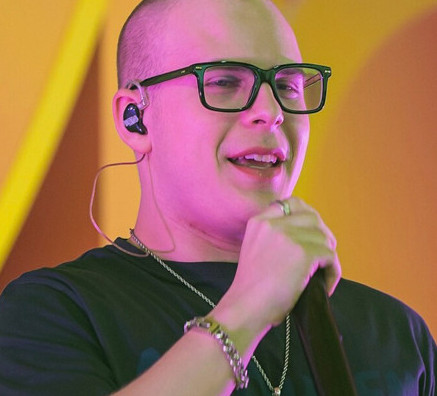 Возьми телефон, детка